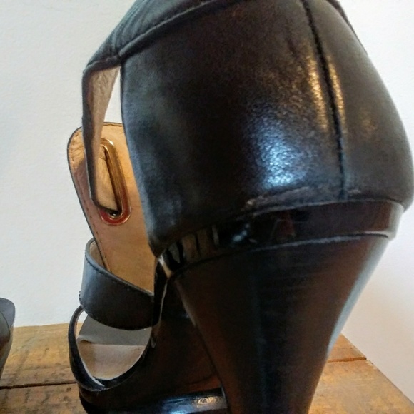 Michael Kors Strappy High Heeled Leather Sandals - Picture 8 of 8